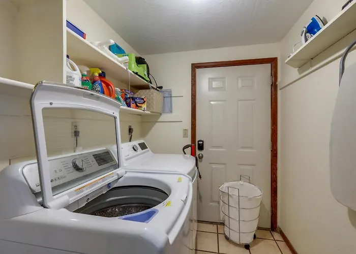 Holiday home 10 Mi To Downtown Flagstaff: W/ Ev Charger Flagstaff